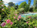 piscine dans le parc - © Commanderie piscine dans le parc