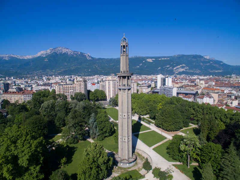 768646_tour_perret.jpg