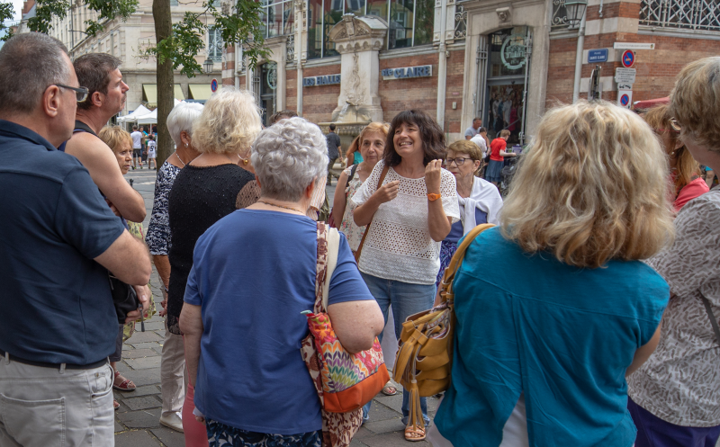 Visite-dégustation des Halles Sainte-Claire_Grenoble - © Nils Louna Visite-dégustation des Halles Sainte-Claire_Grenoble
